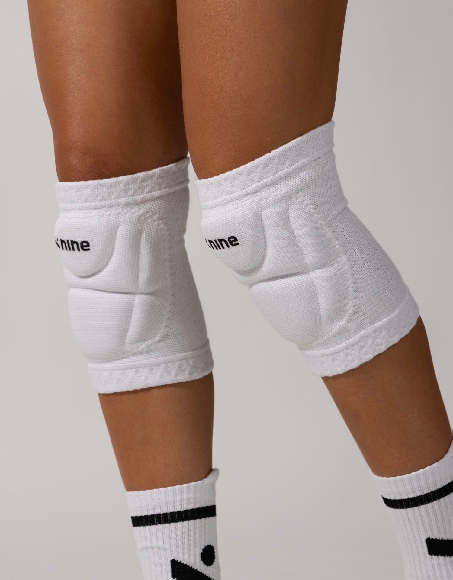 Short Professional Knee Pads Dash-thumbmail-8