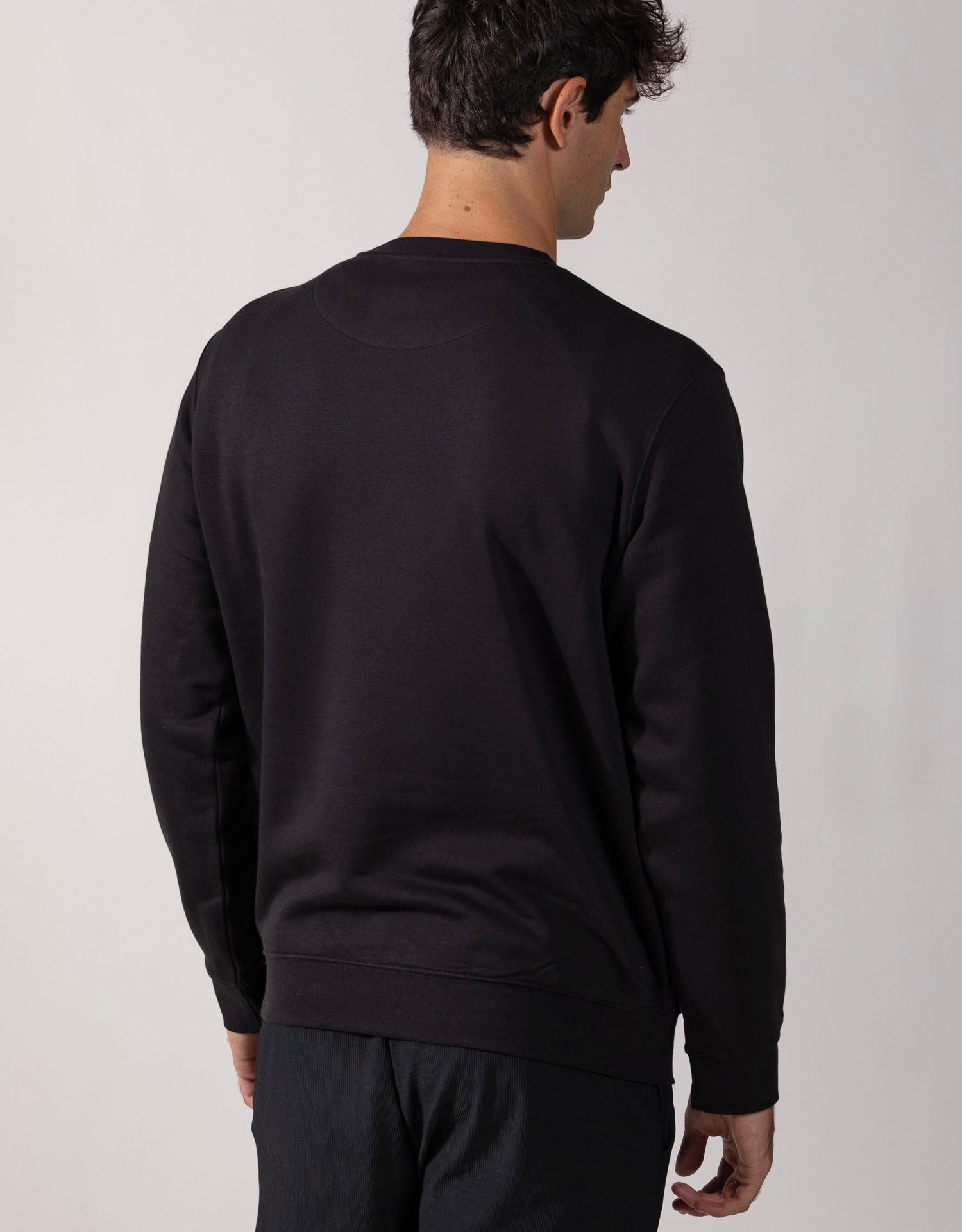 Crew Neck Sweater Sella Black – ninesquared.team