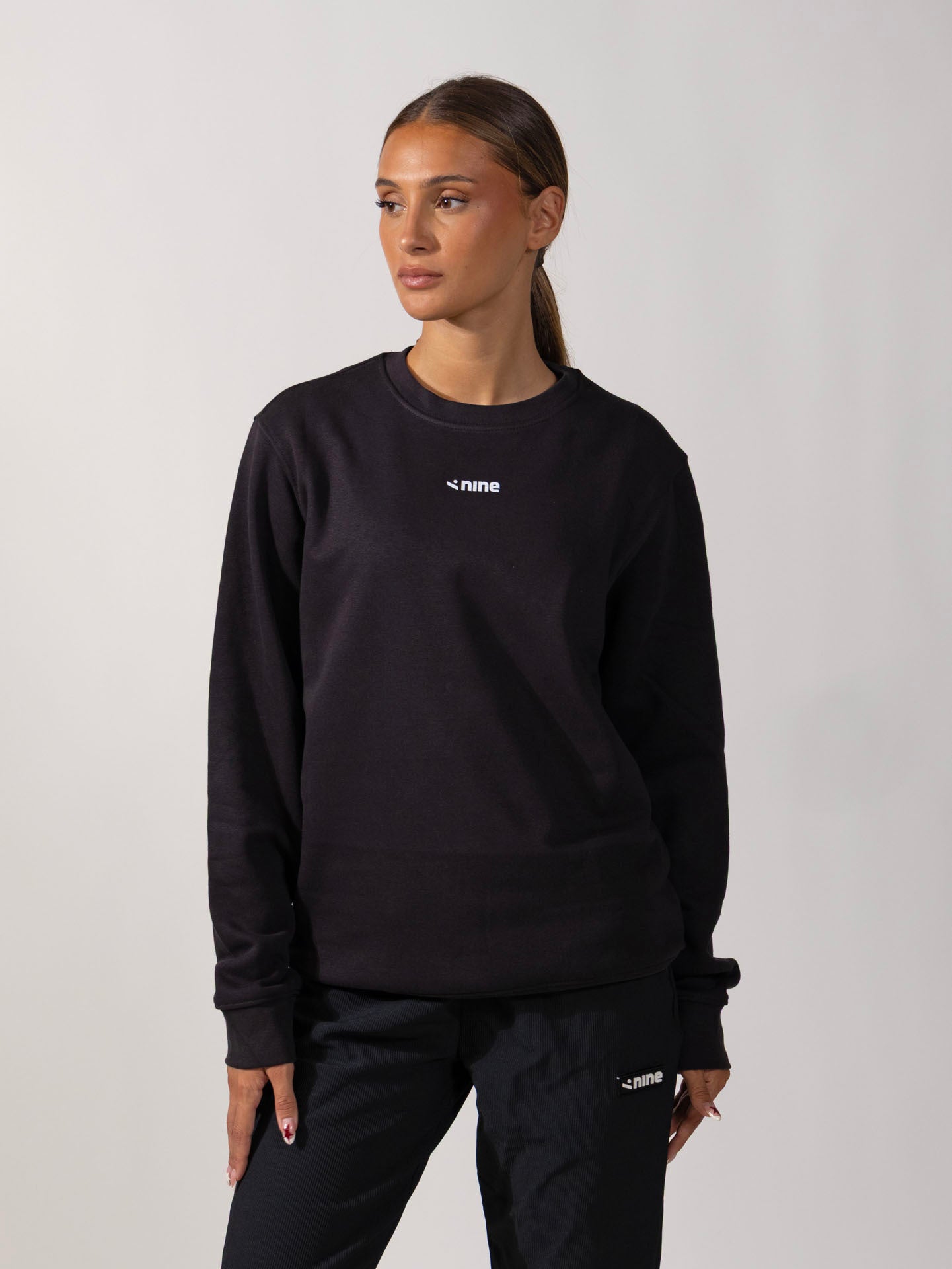 Crew Neck Sweater Sella Black – ninesquared.team